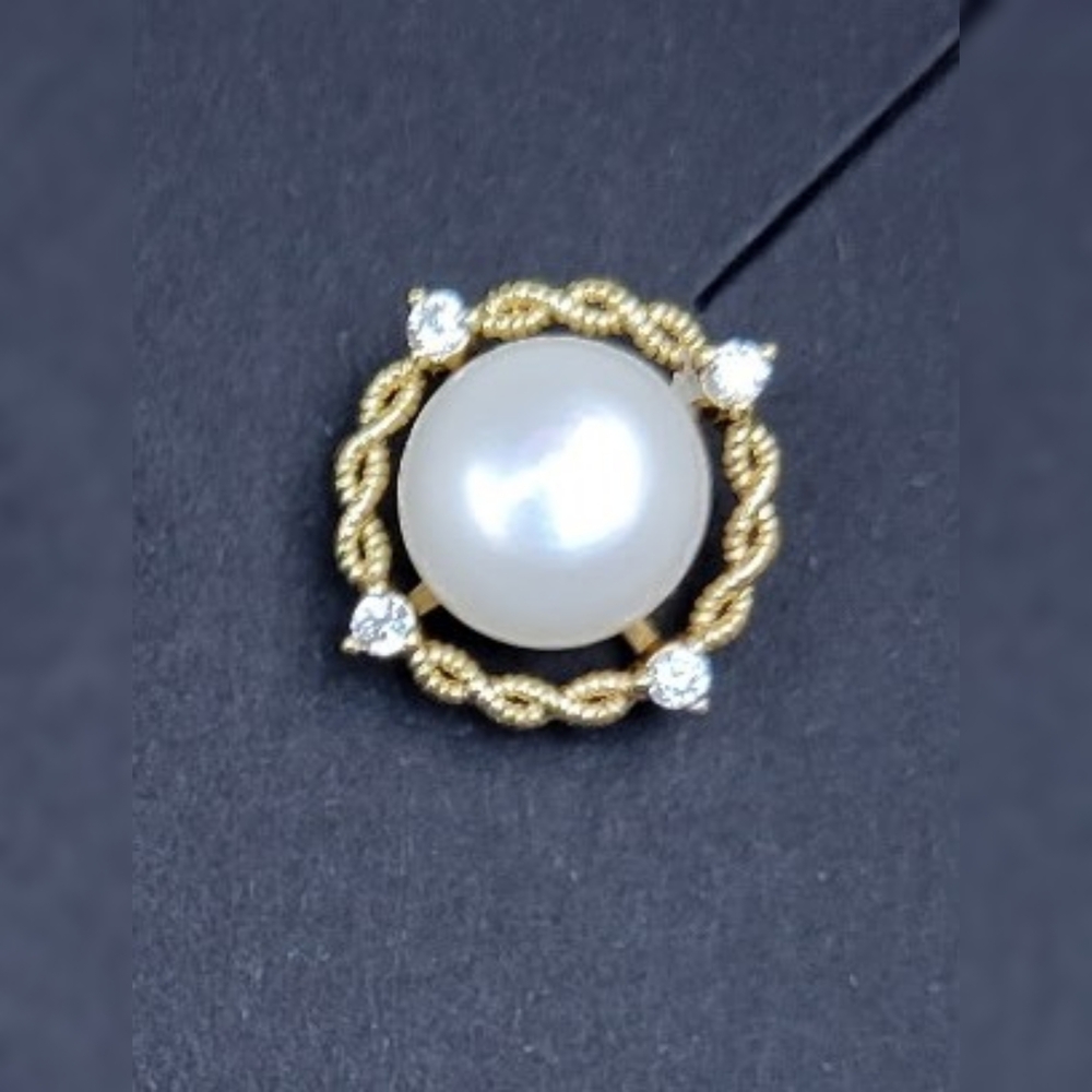 Freshwater Pearl Stud Earrings CZ Vintage Bridal 18K Gold Plated June Birthstone - Picture 4 of 4